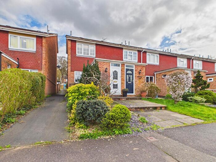 3 Bedroom Semi Detached House For Sale In Holbein Close, Basingstoke, RG21