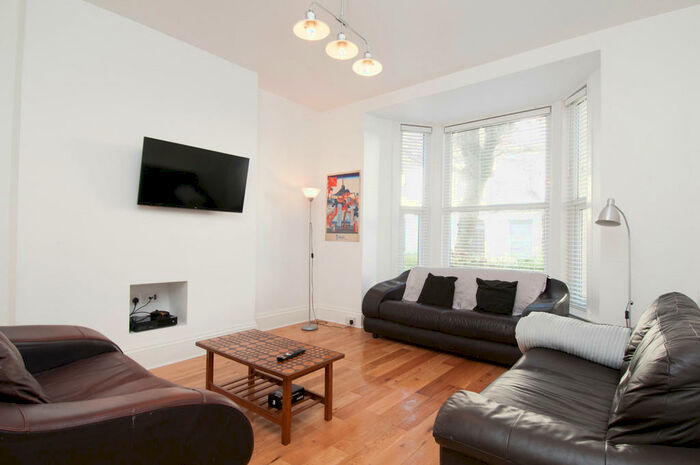 7 Bedroom Terraced House To Rent In Seaton Avenue, PL4