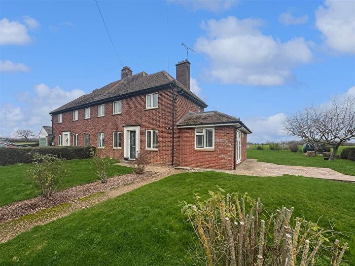 3 Bedroom Semi Detached House To Rent In Mowden Hall Lane, Hatfield Peverel, CM3