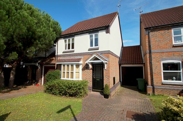 3 Bedroom Terraced House To Rent In Kaye Don Way, Weybridge, KT13