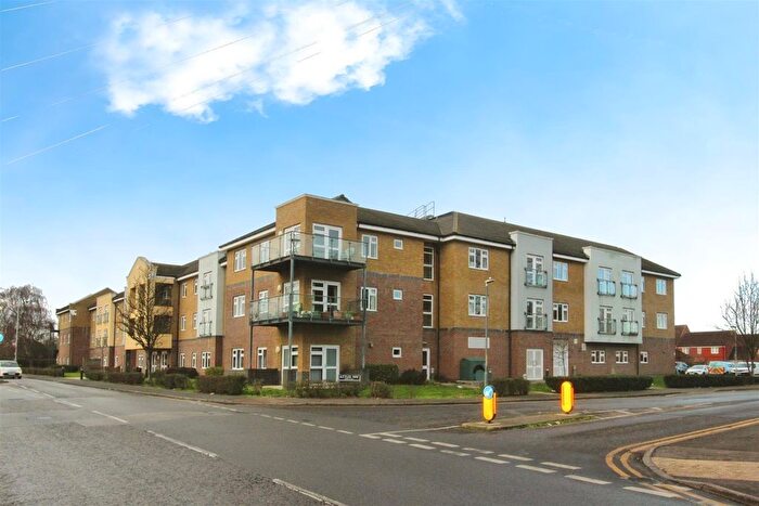 2 Bedroom Flat For Sale In North Street, Milton Regis, Sittingbourne, ME10