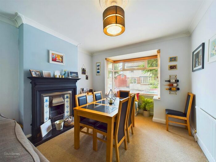 3 Bedroom Semi-Detached House For Sale In Warren Avenue, Sherwood, Nottingham, NG5