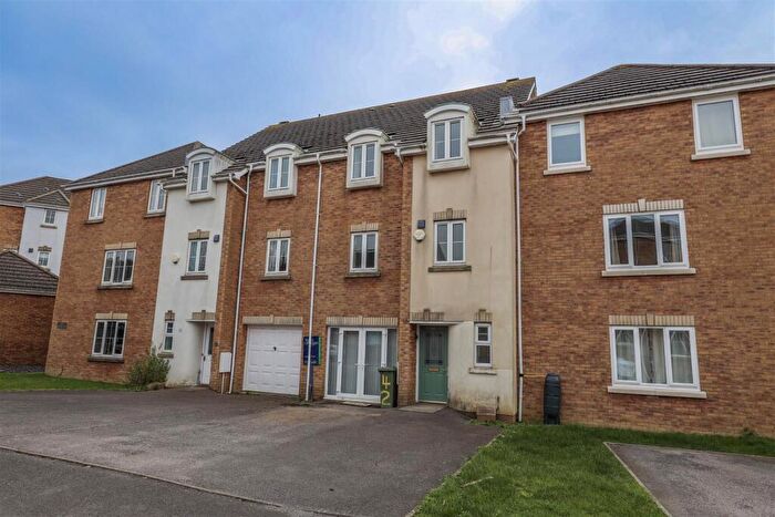 4 Bedroom Town House For Sale In Llwyn Y Gog, Rhoose Point, Rhoose, Vale Of Glamorgan, CF62