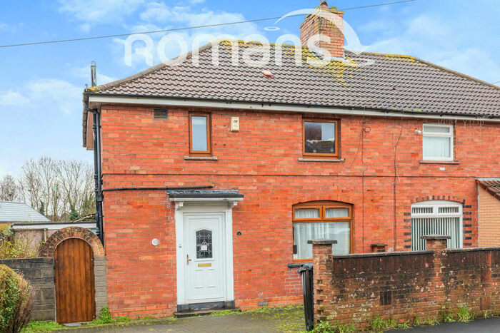 3 Bedroom Semi-Detached House To Rent In Alard Road, BS4