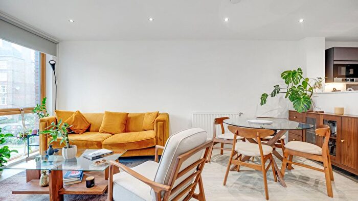 2 Bedroom Flat For Sale In London, London, E3