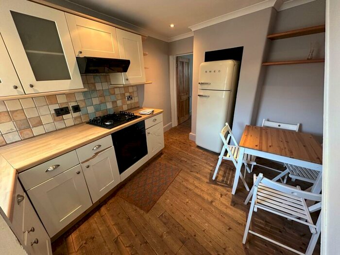 2 Bedroom Cottage To Rent In Middle Road, Harrow, HA2