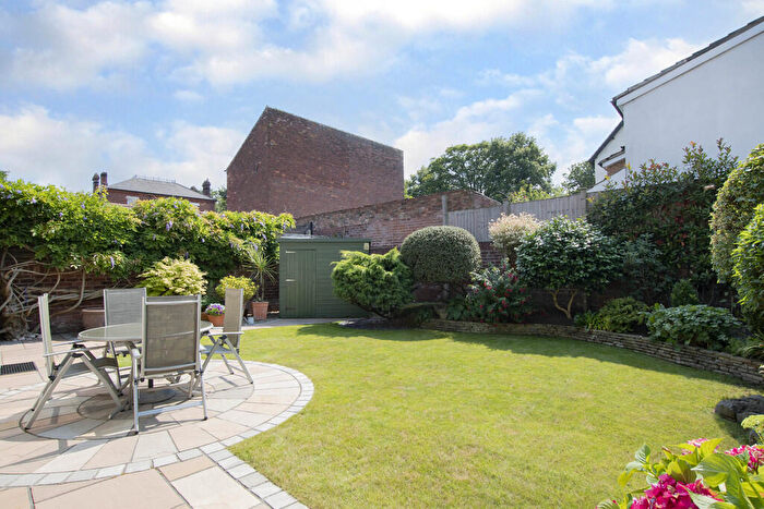 3 Bedroom Detached House For Sale In Rectory Gardens, Doncaster, DN1