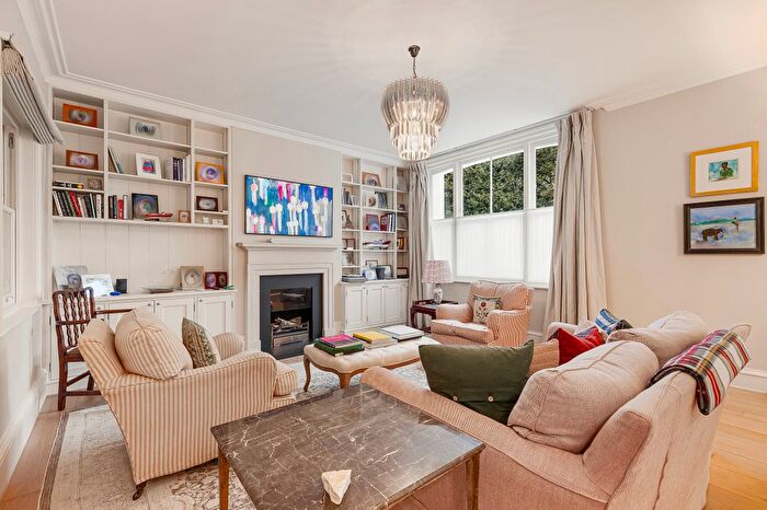 3 Bedroom Mews To Rent In Lennox Gardens Mews, London, SW1X