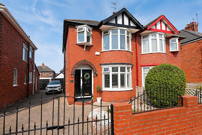 3 Bedroom Semi-Detached House For Sale In Norland Avenue, Hull, HU4