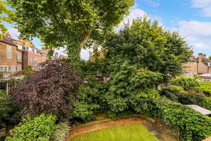 2 Bedroom Flat To Rent In Elm Park Road, Chelsea, SW3
