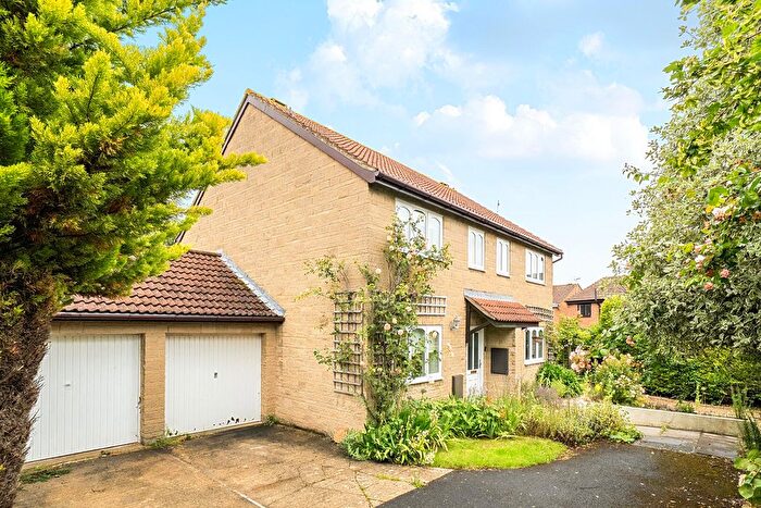 3 Bedroom Semi-Detached House For Sale In Wellesley Close, Bowerhill, Melksham, SN12