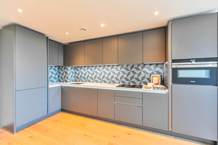 1 Bedroom Flat To Rent In Golden Lane, London, EC1Y