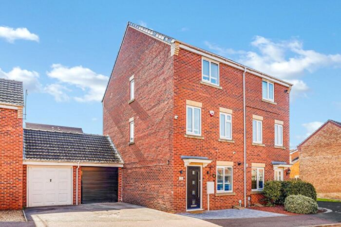 4 Bedroom Semi-Detached House For Sale In College Way, Nottingham, NG8