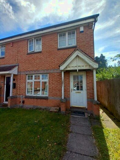 3 Bedroom End Of Terrace House To Rent In Wensley Lawn Middleton Leeds, LS10