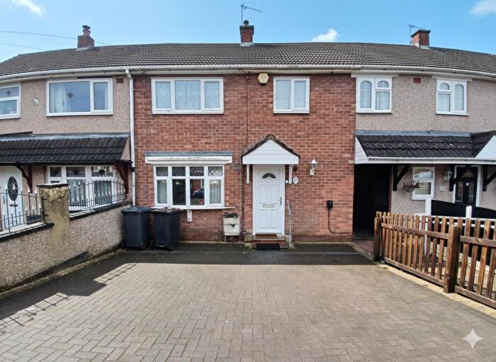 3 Bedroom Terraced House For Sale In Hillcrest Road, Nuneaton, CV10