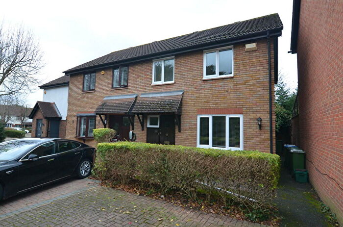 3 Bedroom Semi-Detached House To Rent In Larch Grove, The Hollies, DA15
