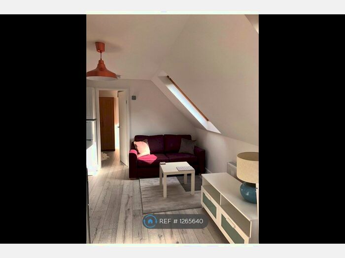 1 Bedroom Flat To Rent In Brady Drive, Bromley BR1