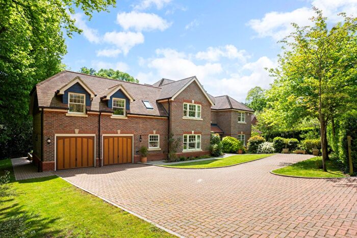 6 Bedroom Detached House For Sale In Croft Drive, Pangbourne, RG8