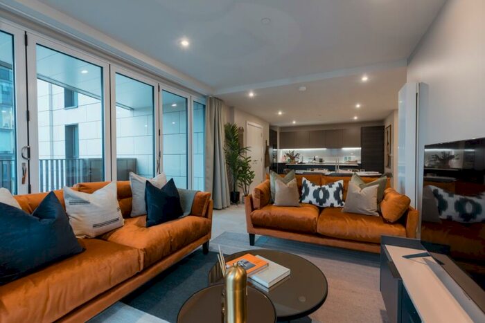 3 Bedroom Apartment To Rent In New York Square, Quarry Hill Leeds, LS2