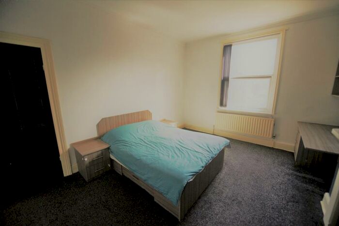 1 Bedroom Flat To Rent In Hanover Square, University, Leeds, LS3