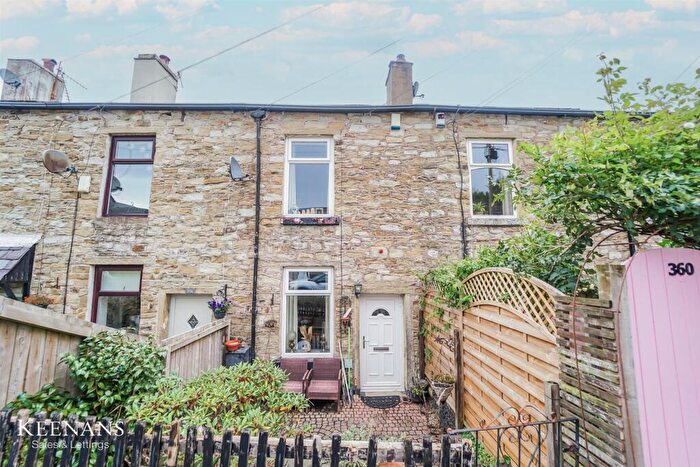2 Bedroom Cottage For Sale In Holcombe Road, Rossendale, BB4
