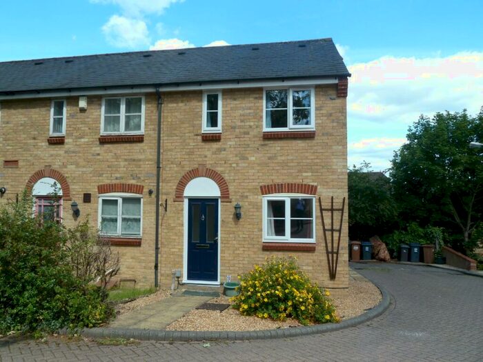 2 Bedroom End Of Terrace House To Rent In Oaktree Close, Bishop`s Stortford, Herts, CM23