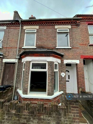 3 Bedroom Terraced House To Rent In Belmont Road, Luton, LU1