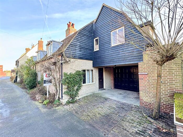 5 Bedroom Semi-Detached House For Sale In Queen Street, Great Oakley, CO12