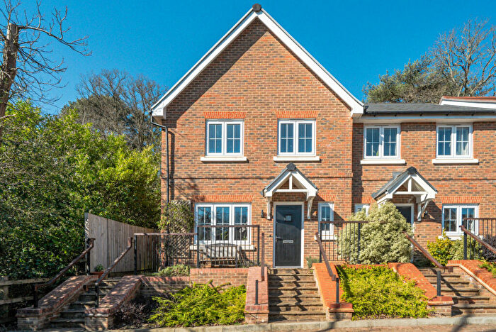 3 Bedroom Semi-Detached House For Sale In Baker Oats Drive, Wrecclesham, Farnham, GU10