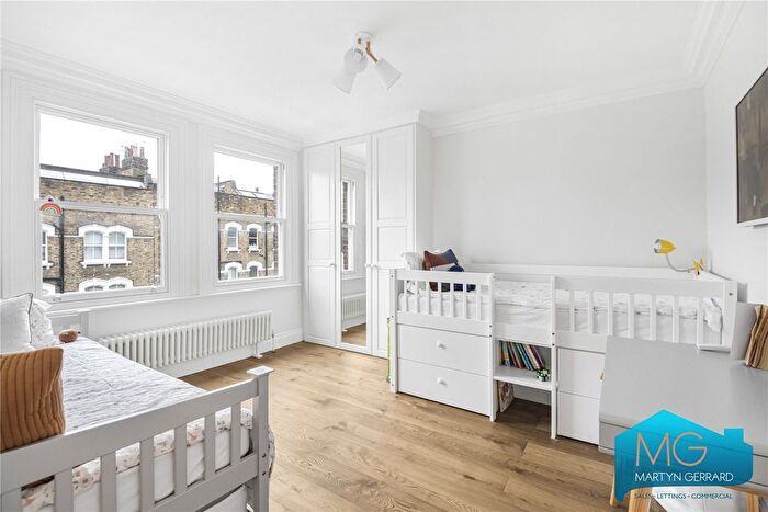 2 Bedroom Flat For Sale In Carlingford Road, Hampstead, London, NW3