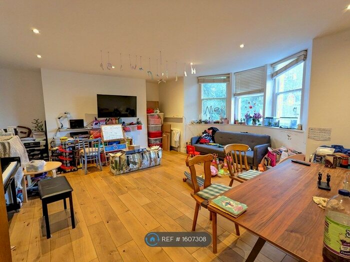 3 Bedroom Flat To Rent In Bristol, Bristol, BS6