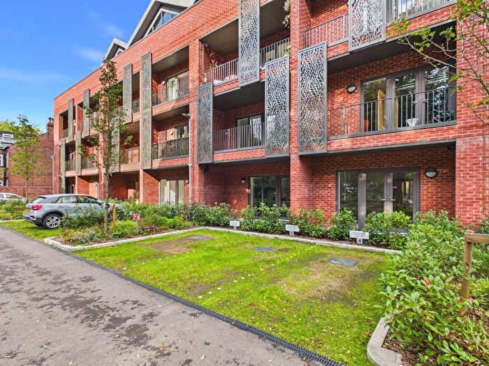2 Bedroom Flat For Sale In Cross Road, Manchester, Greater Manchester, M21