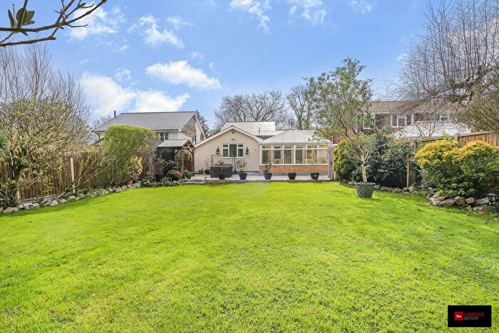 5 Bedroom Detached House For Sale In Lee Chapel Lane, Basildon, SS16