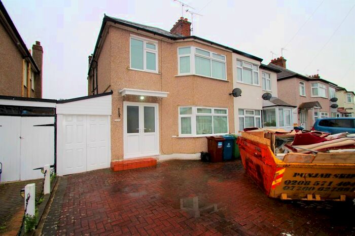 4 Bedroom Semi-Detached House To Rent In Canterbury Road, North Harrow, Harrow HA1