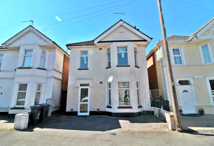 4 Bedroom Detached House To Rent In Moorfield Grove, Bournemouth, Dorset, BH9