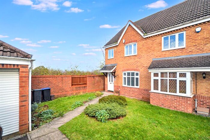 3 Bedroom Semi-Detached House To Rent In Dixon Road, Kingsthorpe, NN2