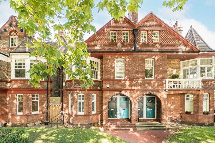 4 Bedroom Maisonette For Sale In Mount Nod Road, Streatham, SW16