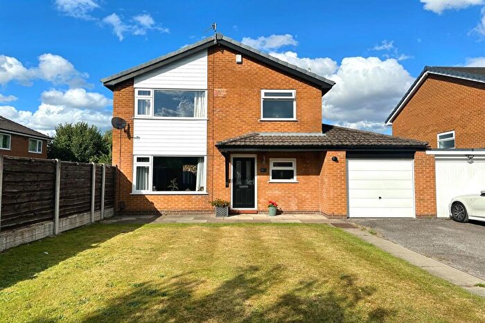 3 Bedroom Link Detached House For Sale In Ashford, Sale, M33