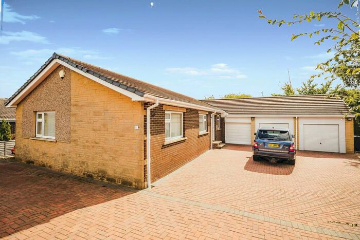 4 Bedroom Bungalow To Rent In Hoylake Avenue, Fixby, Huddersfield, HD2