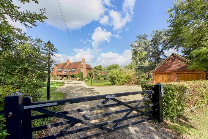 5 Bedroom Detached House To Rent In Swallowfield Road, Arborfield, RG2