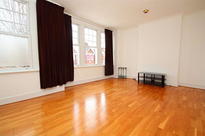 2 Bedroom Flat To Rent In Devonshire Road, Palmers Green, N13