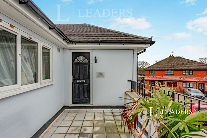 2 Bedroom Flat To Rent In Brighton Road, Horley, RH6