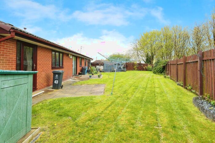 2 Bedroom Bungalow For Sale In Cumberland Drive, Royton, Oldham, Greater Manchester, OL2