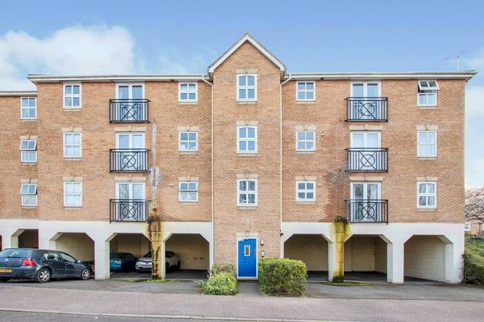 2 Bedroom Flat To Rent In Harriet Drive, Rochester, Kent, ME1