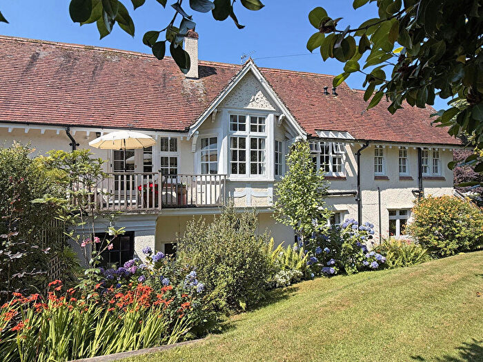 3 Bedroom Flat For Sale In Bickwell Valley, Sidmouth, EX10