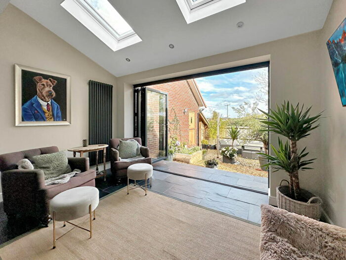 4 Bedroom Detached House For Sale In Gladstone Road, Melksham, SN12