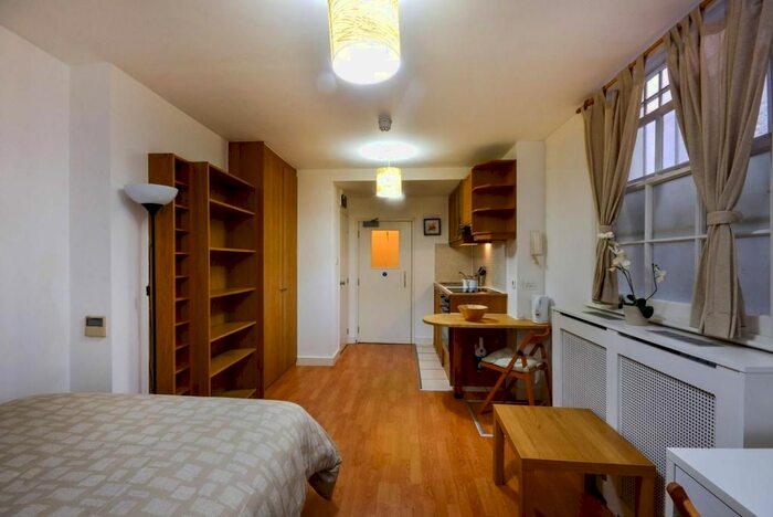 Studio To Rent In Gloucester Street, Pimlico, London, SW1V
