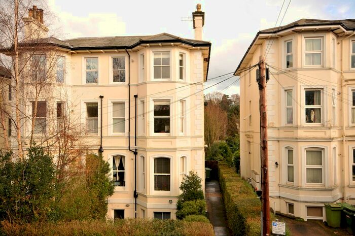 2 Bedroom Flat To Rent In St. James Road, Tunbridge Wells, TN1