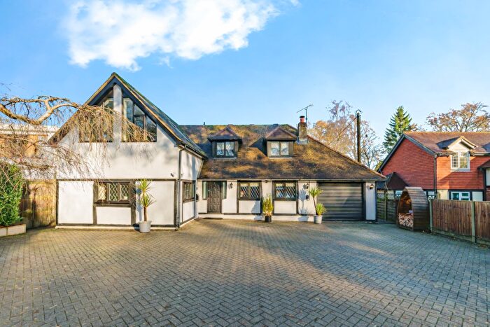 5 Bedroom Detached House For Sale In Snow Hill, Copthorne, Crawley, RH10