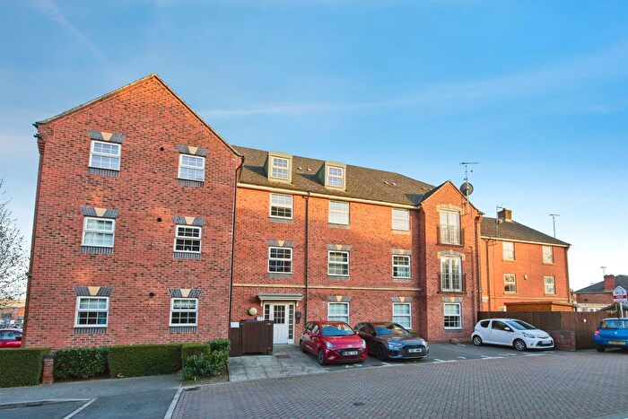 2 Bedroom Flat For Sale In Magnus Court, Chester Green, Derby, DE21